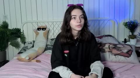 Mia online show from October 2025 08:25:01 AM