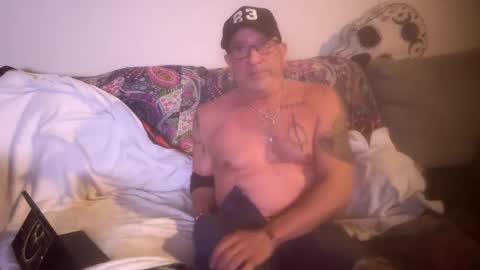 hoss43040 online show from September 2025 01:51:02 AM