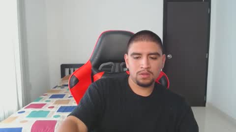 hot__husbands online show from February 2025 07:10:01 PM