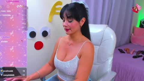 Snapshot of hot_beauty__ chatting on December 2024 04:26:01 AM VALENTINA online show from December 2024 04:26:01 AM