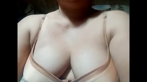 Snapshot of hot_boobs21 chatting on December 2024 09:28:01 PM hot_boobs21 online show from December 2024 09:28:01 PM