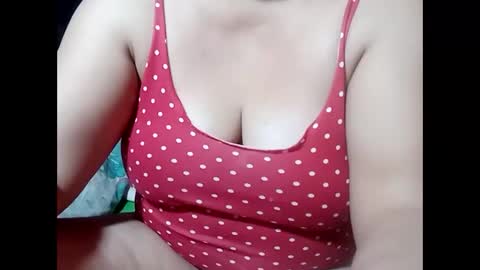 Snapshot of hot_boobs21 chatting on December 2024 04:18:02 AM hot_boobs21 online show from December 2024 04:18:02 AM