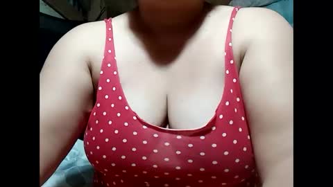 Snapshot of hot_boobs21 chatting on February 2025 09:03:02 PM hot_boobs21 online show from February 2025 09:03:02 PM
