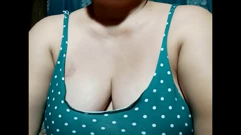 Snapshot of hot_boobs21 chatting on February 2025 11:55:01 AM hot_boobs21 online show from February 2025 11:55:01 AM