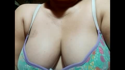 Snapshot of hot_boobs21 chatting on March 2025 09:13:02 PM hot_boobs21 online show from March 2025 09:13:02 PM