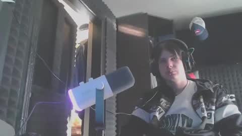 Hot boy 2002 online show from February 2025 12:06:02 PM