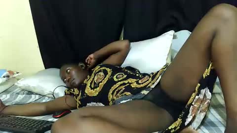 Milly online show from October 2025 07:03:02 PM