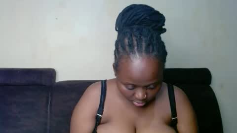 Linah online show from November 2025 03:36:01 PM