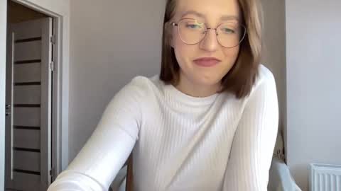 Lina online show from January 2025 01:49:01 PM