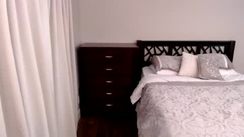 Snapshot of hot_milfy_mom chatting on July 2026 11:33:01 PM Rose Redwood online show from July 2026 11:33:01 PM