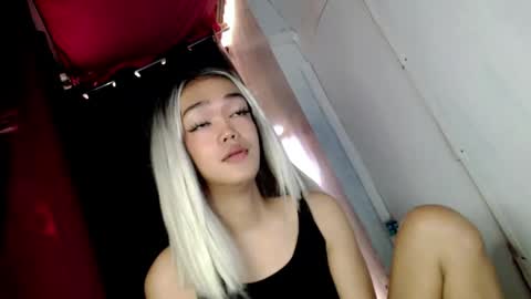 hot_moma69 online show from April 2026 12:57:01 AM