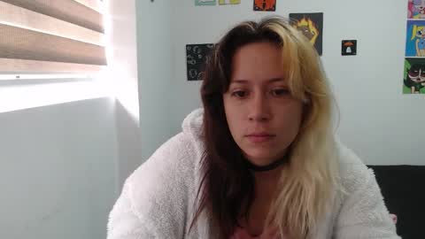 Snapshot of hot_mommymia chatting on October 2025 01:12:01 PM Mia online show from October 2025 01:12:01 PM