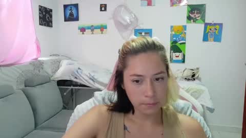 Mia online show from April 2026 07:56:02 PM