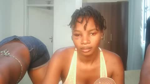 Snapshot of hot_petite1 chatting on April 2026 10:19:01 AM Hot petite online show from April 2026 10:19:01 AM