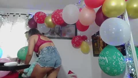 Snapshot of hot_sexy_bunny chatting on December 2024 07:11:01 PM hot sexy bunny online show from December 2024 07:11:01 PM