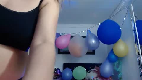 Snapshot of hot_sexy_bunny chatting on February 2025 12:33:01 PM hot sexy bunny online show from February 2025 12:33:01 PM