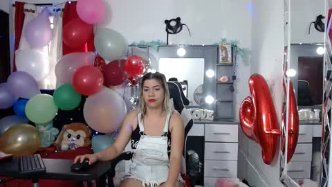 Snapshot of hot_sexy_bunny chatting on February 2025 12:39:02 PM hot sexy bunny online show from February 2025 12:39:02 PM