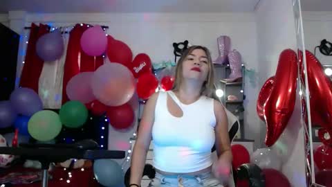 Snapshot of hot_sexy_bunny chatting on February 2025 12:44:02 PM hot sexy bunny online show from February 2025 12:44:02 PM