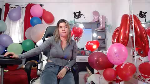 Snapshot of hot_sexy_bunny chatting on February 2025 12:39:01 PM hot sexy bunny online show from February 2025 12:39:01 PM