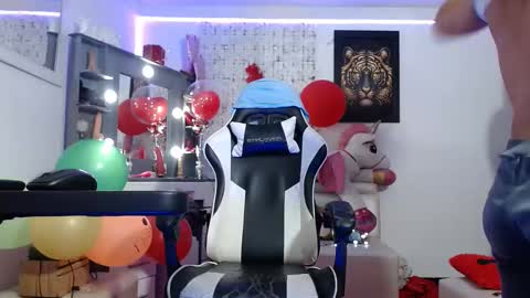 Snapshot of hot_sexy_bunny chatting on March 2025 12:41:01 PM hot sexy bunny online show from March 2025 12:41:01 PM