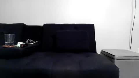 hot_sexy_man_in_the_van online show from January 2026 05:11:02 AM