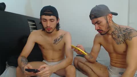 Snapshot of hot_sharks__ chatting on February 2025 06:39:01 AM Hot Sharks online show from February 2025 06:39:01 AM