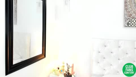 Snapshot of hot_versx_ chatting on September 2025 12:52:01 PM Enrique online show from September 2025 12:52:01 PM