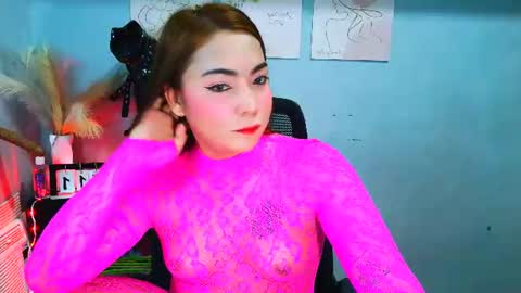 Snapshot of hot_xirene chatting on June 2026 02:37:02 PM hot_xirene online show from June 2026 02:37:02 PM