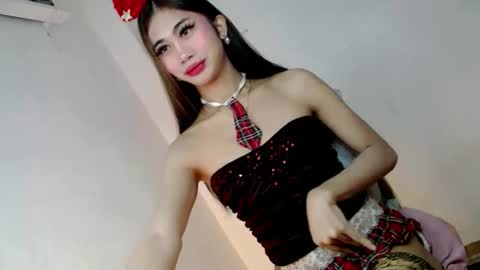 hotasian2345 online show from December 2025 11:10:01 PM