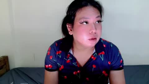 Snapshot of hotasian_mama chatting on June 2026 02:33:01 PM Grace online show from June 2026 02:33:01 PM