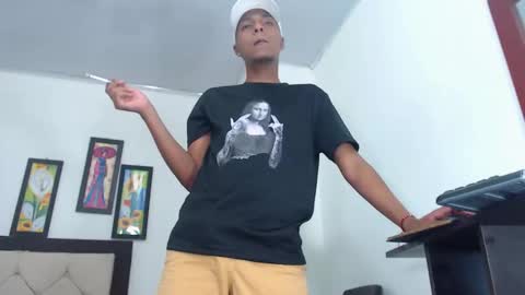 hotboyluxe online show from February 2026 03:00:02 AM