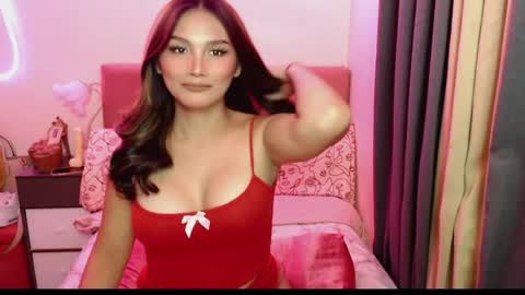 Snapshot of hotbunny_12 chatting on April 2026 10:22:02 AM Kylie online show from April 2026 10:22:02 AM