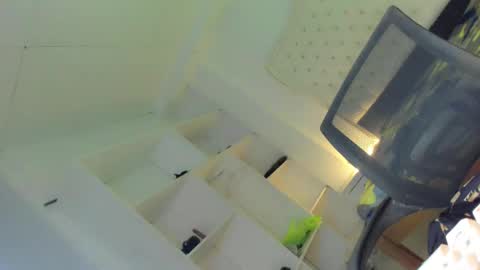 Snapshot of hotfalling_angel1 chatting on February 2025 06:40:01 AM Angel online show from February 2025 06:40:01 AM