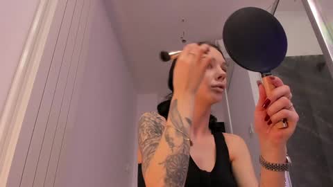 hotfallingdevil online show from February 2026 05:26:01 AM