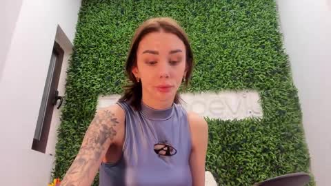 hotfallingdevil online show from April 2026 05:05:01 AM