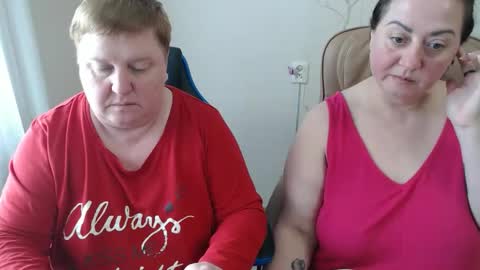 Snapshot of hotfiremommy chatting on April 2026 10:40:02 AM LimonkaFire online show from April 2026 10:40:02 AM