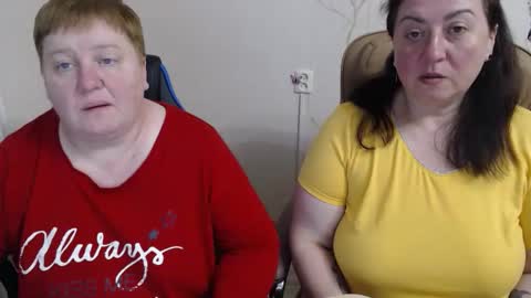 Snapshot of hotfiremommy chatting on April 2026 05:54:01 PM LimonkaFire online show from April 2026 05:54:01 PM