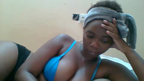 Queen online show from February 2026 07:03:02 AM