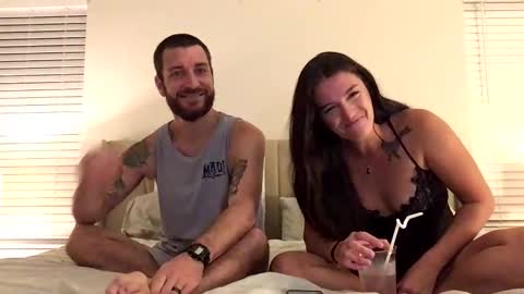 Snapshot of hothoneycouple chatting on September 2025 03:39:02 AM hothoneycouple online show from September 2025 03:39:02 AM