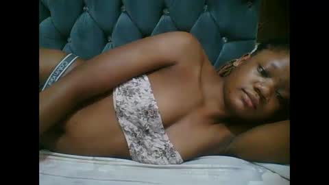 LOYCE online show from November 2025 07:56:02 PM