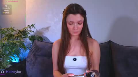 HotKsy online show from November 2025 07:02:02 PM