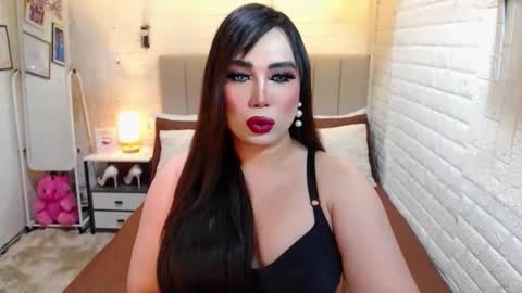 Snapshot of hotlexus69 chatting on September 2025 08:25:01 PM LEXUS online show from September 2025 08:25:01 PM