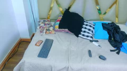 hotlittlechill online show from October 2025 08:07:01 PM