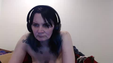 hotmodel1984 online show from June 2026 04:24:01 AM