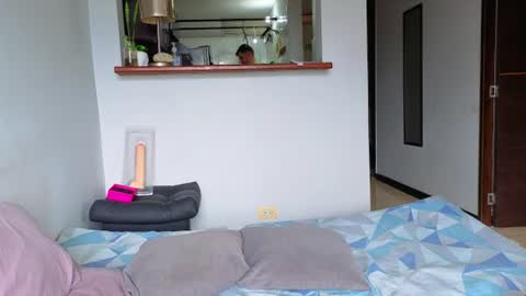 Andres online show from July 2026 06:43:02 PM