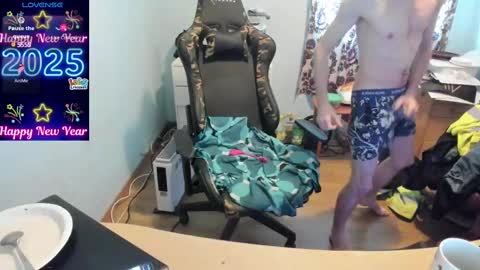 hot online show from March 2025 04:44:02 PM