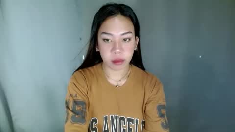 jelaigrande  online show from April 2026 10:33:02 PM