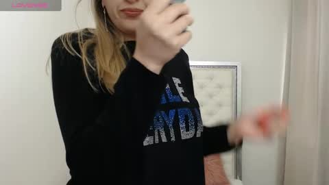 Snapshot of hott_eryka chatting on January 2025 10:49:01 AM Eryka online show from January 2025 10:49:01 AM