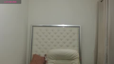 Snapshot of hott_eryka chatting on February 2025 10:03:02 AM Eryka online show from February 2025 10:03:02 AM