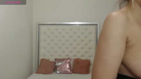 Snapshot of hott_eryka chatting on February 2025 08:43:01 AM Eryka online show from February 2025 08:43:01 AM